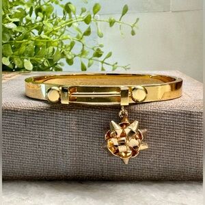 New Gold Tone Bow Birthday Holiday Hinged Bangle Bracelet - Size Small (7”)